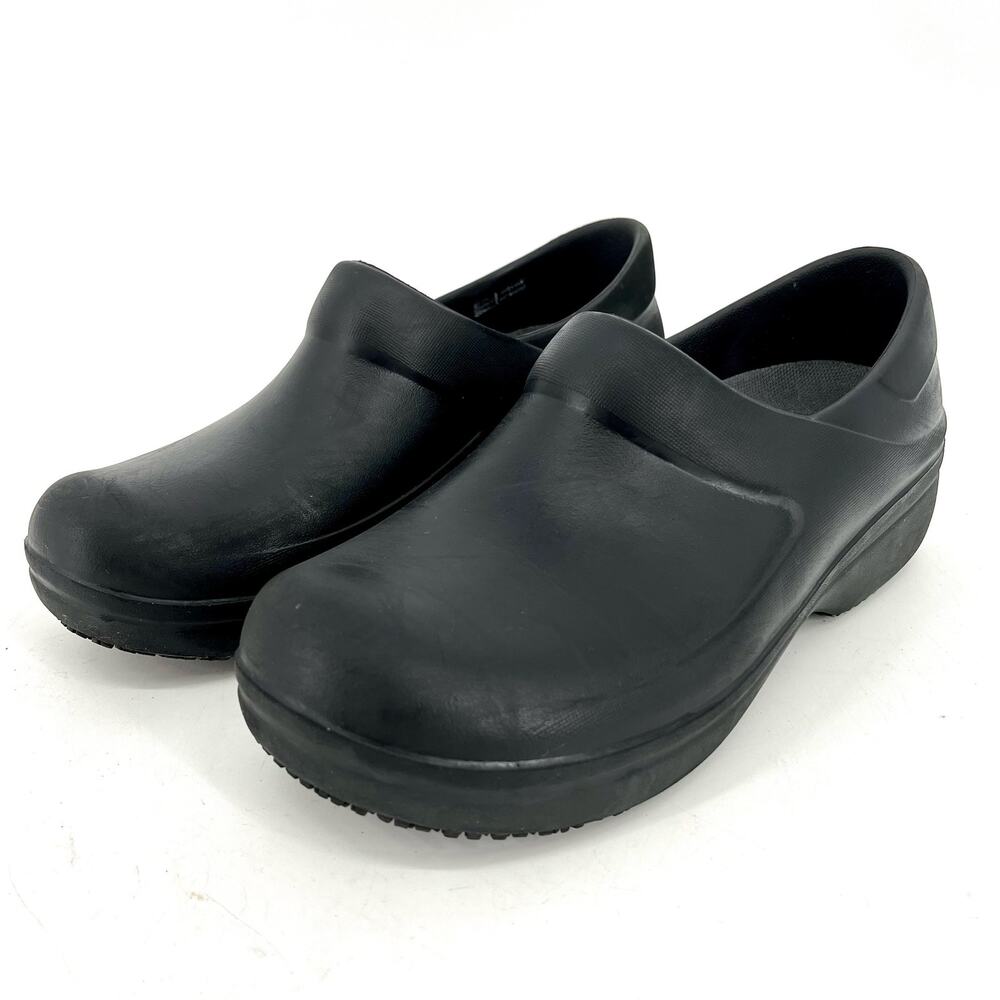 Crocs Women's 7 Black Rubber Neria Pro II Work Shoe Clog‎